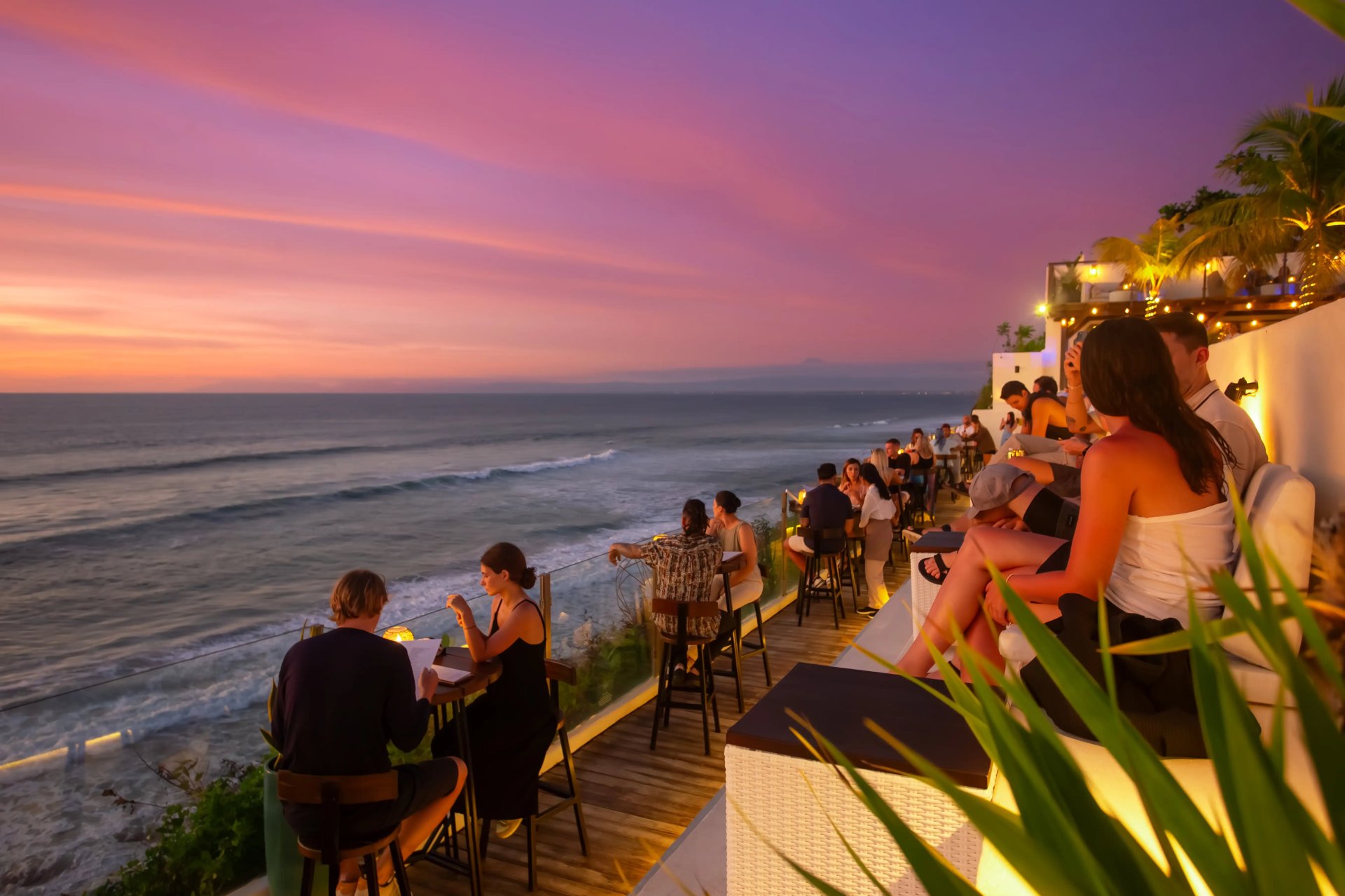 Coastal Dining and Sunset Experiences in Uluwatu (2026 Highlights)