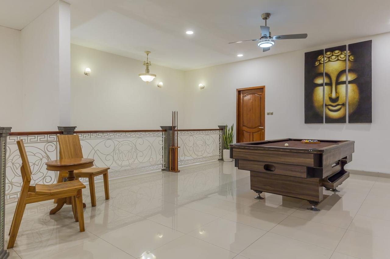Freehold 4-Bedroom Villa Near Berawa Beach, Canggu — Move-In Ready, Walk to Beach Clubs
