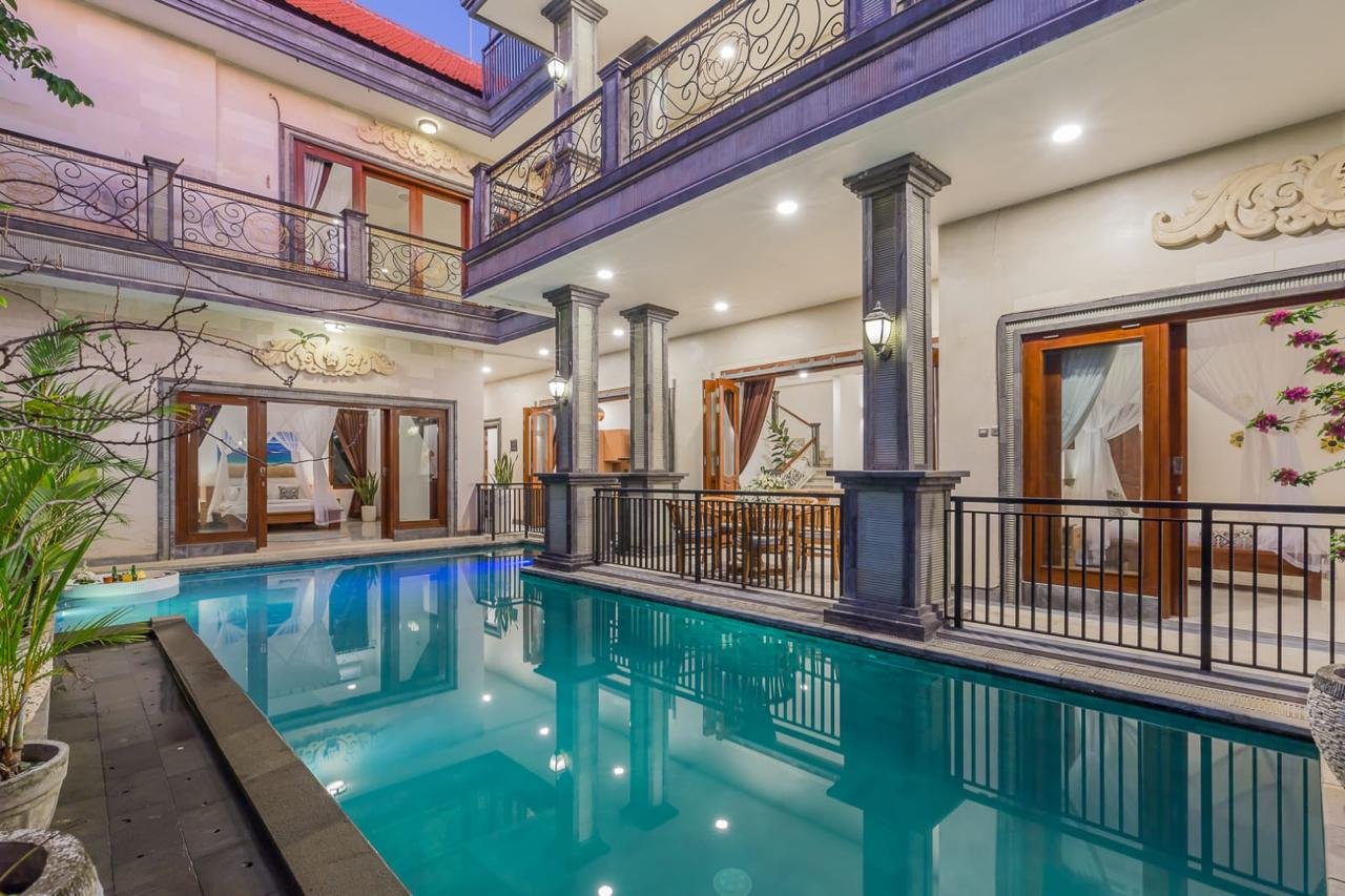Freehold 4-Bedroom Villa Near Berawa Beach, Canggu — Move-In Ready, Walk to Beach Clubs