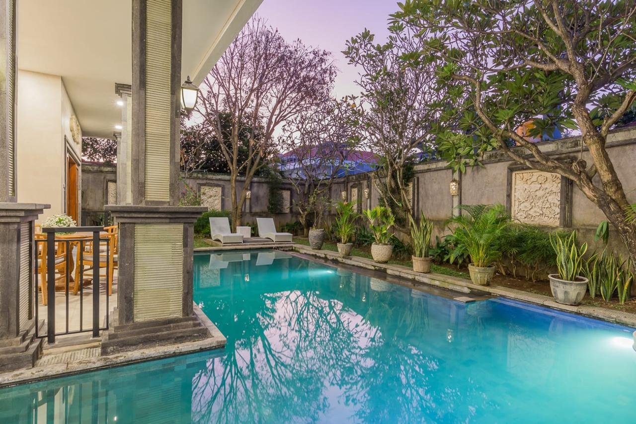 Freehold 4-Bedroom Villa Near Berawa Beach, Canggu — Move-In Ready, Walk to Beach Clubs