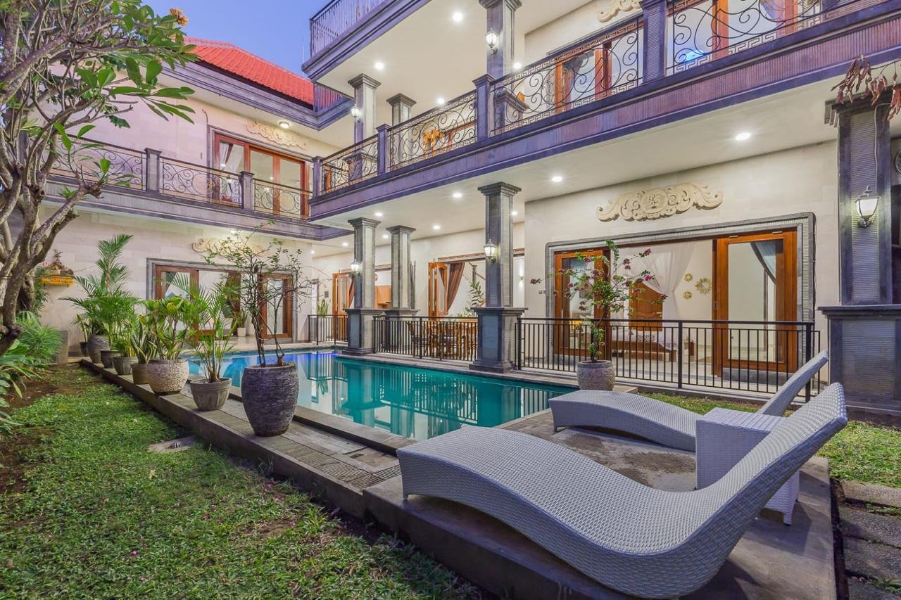 Freehold 4-Bedroom Villa Near Berawa Beach, Canggu — Move-In Ready, Walk to Beach Clubs
