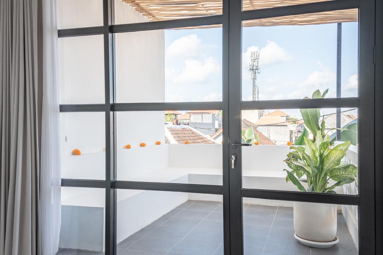 Modern 2-Bedroom Leasehold Villa with Private Pool & Sunken Living in Meruya, Canggu