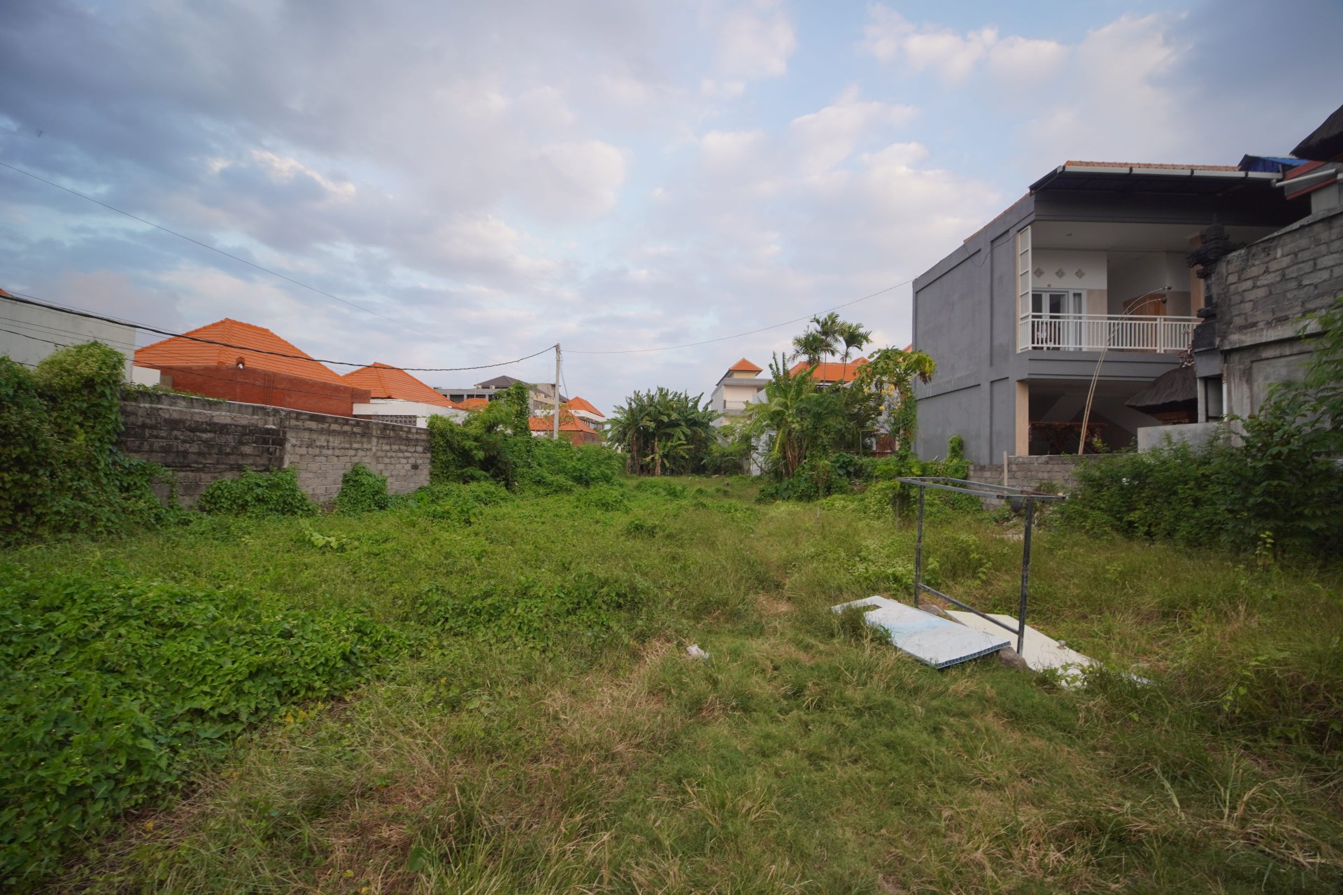 Freehold 1,400 m² Flat Land in Seminyak with Main-Road Access & Clean KKPR Title