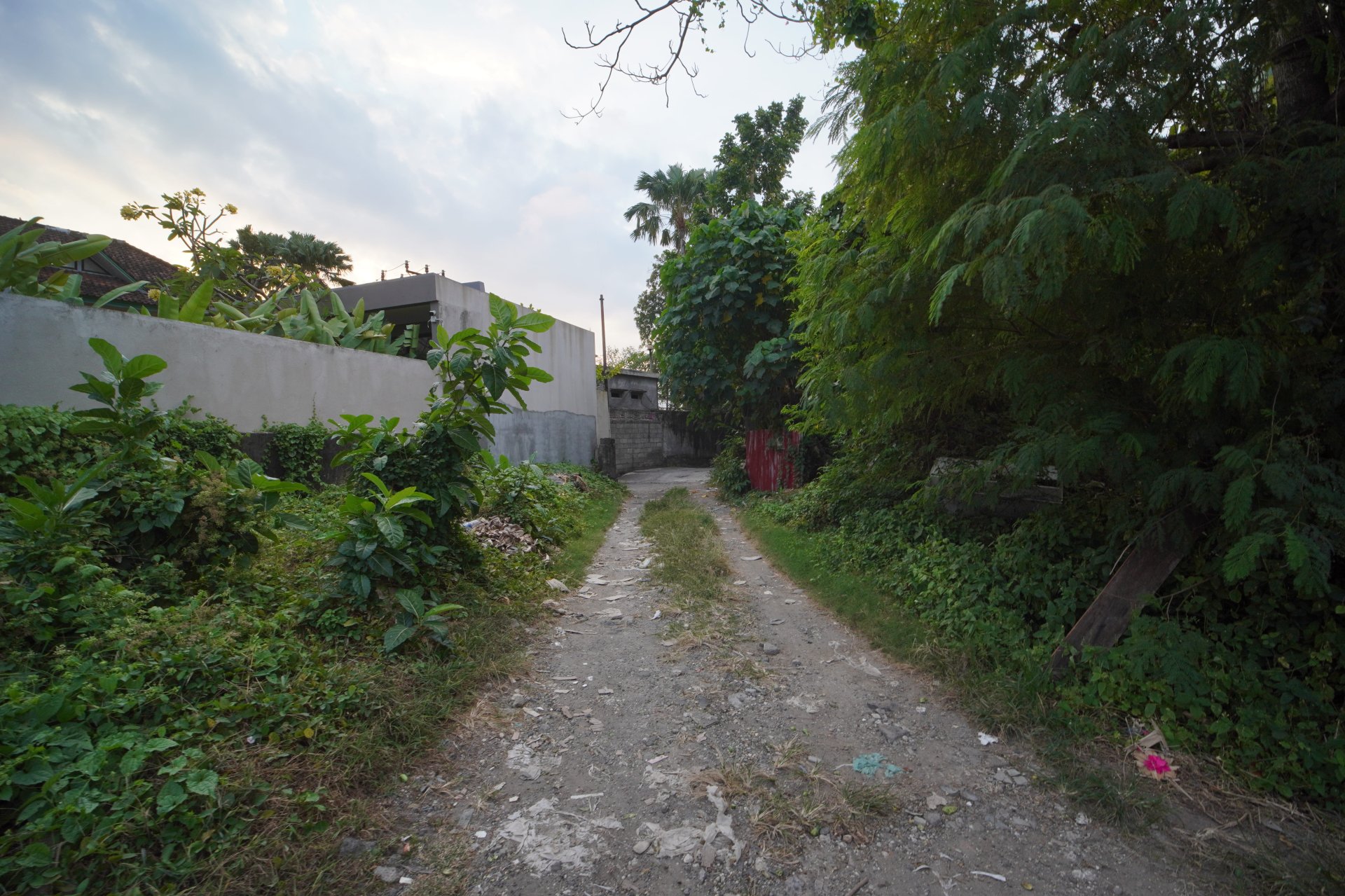 Freehold 1,400 m² Flat Land in Seminyak with Main-Road Access & Clean KKPR Title
