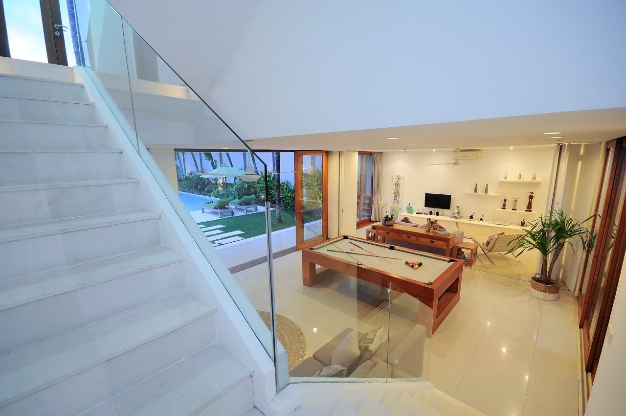 Freehold (SHM) 4-Bedroom Villa in Berawa, Canggu with Rooftop Lounge & Private Pool