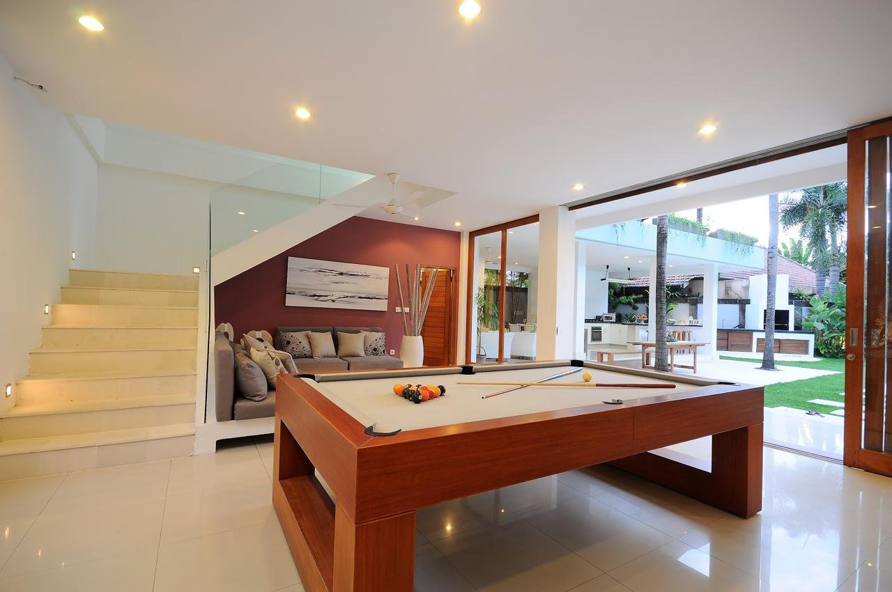 Freehold (SHM) 4-Bedroom Villa in Berawa, Canggu with Rooftop Lounge & Private Pool