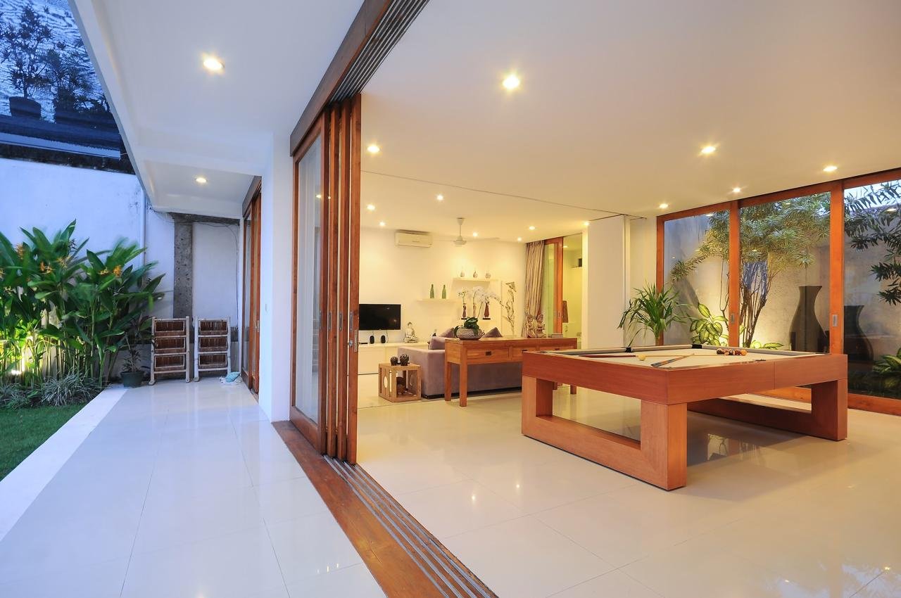 Freehold (SHM) 4-Bedroom Villa in Berawa, Canggu with Rooftop Lounge & Private Pool