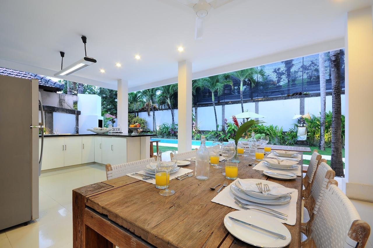 Freehold (SHM) 4-Bedroom Villa in Berawa, Canggu with Rooftop Lounge & Private Pool