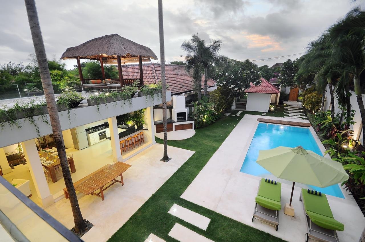 Freehold (SHM) 4-Bedroom Villa in Berawa, Canggu with Rooftop Lounge & Private Pool