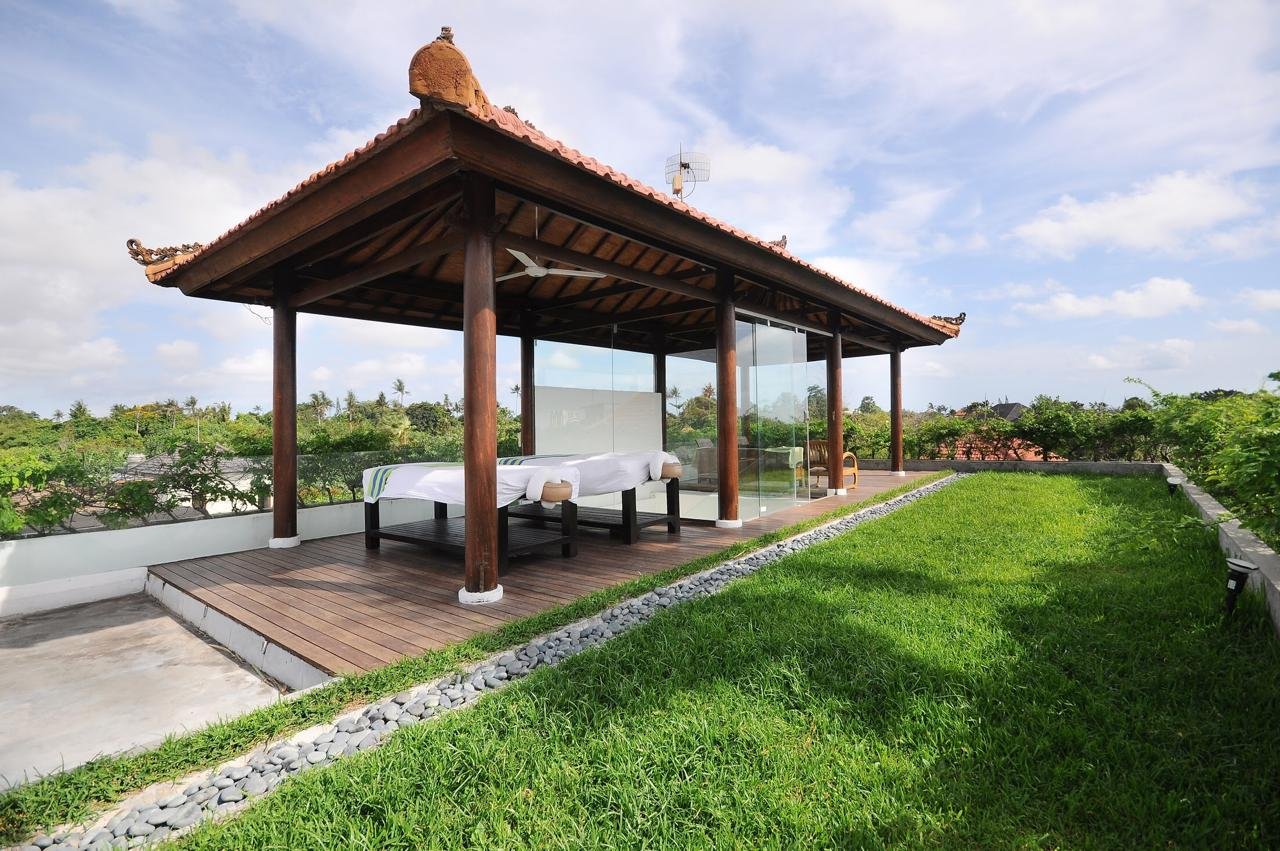 Freehold (SHM) 4-Bedroom Villa in Berawa, Canggu with Rooftop Lounge & Private Pool