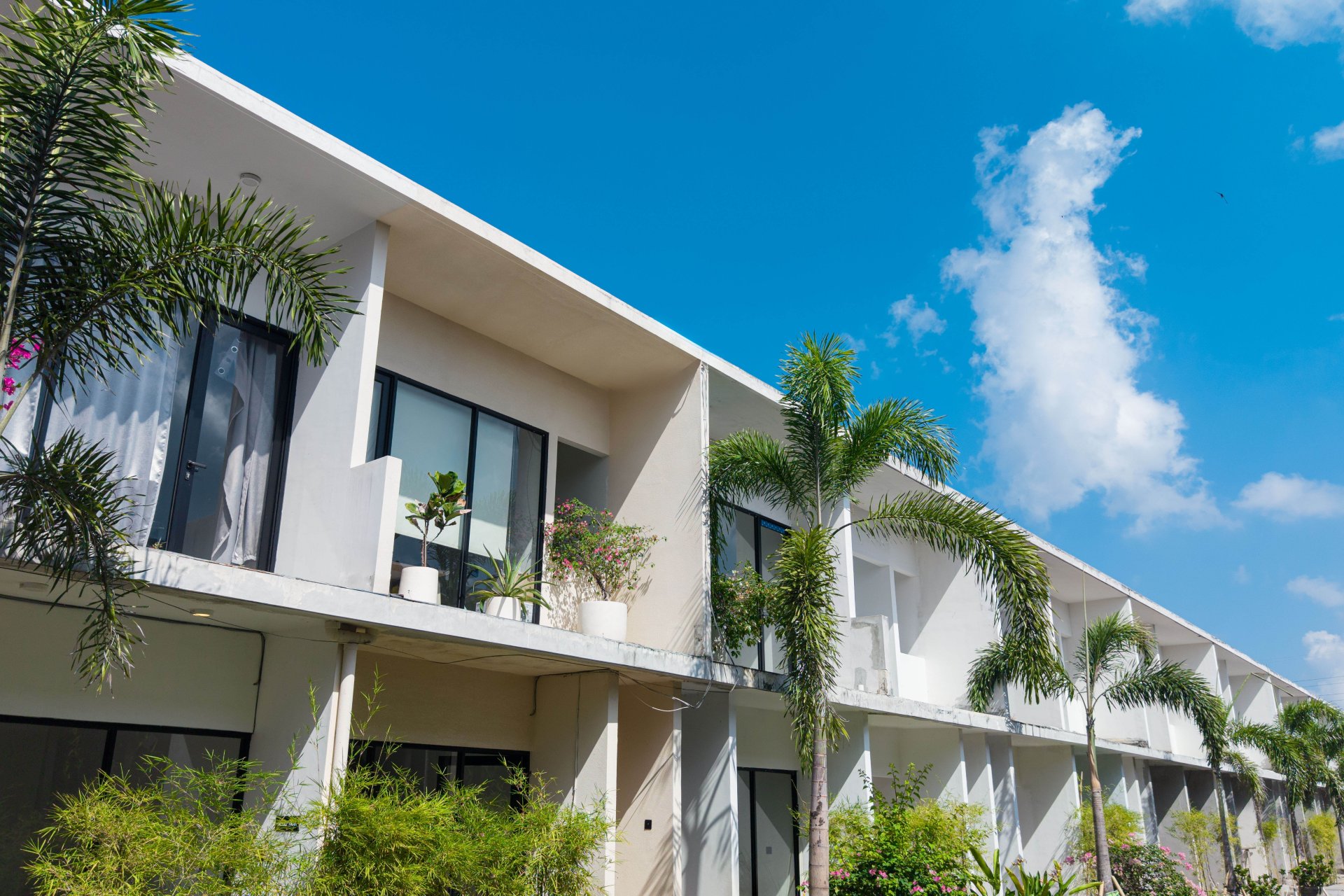 Modern 1-Bedroom Lifestyle Residence in Buduk near Canggu & Ubud — Community Living