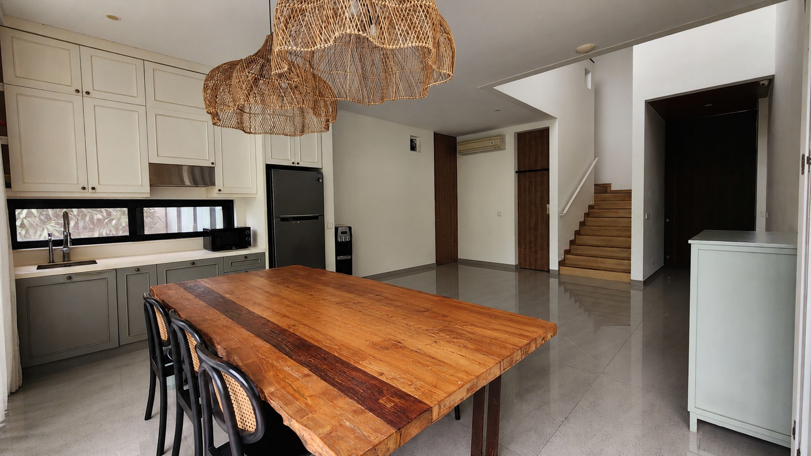 Premium 4-Bedroom Villa in Sanur — Luxury Living & Investment Opportunity